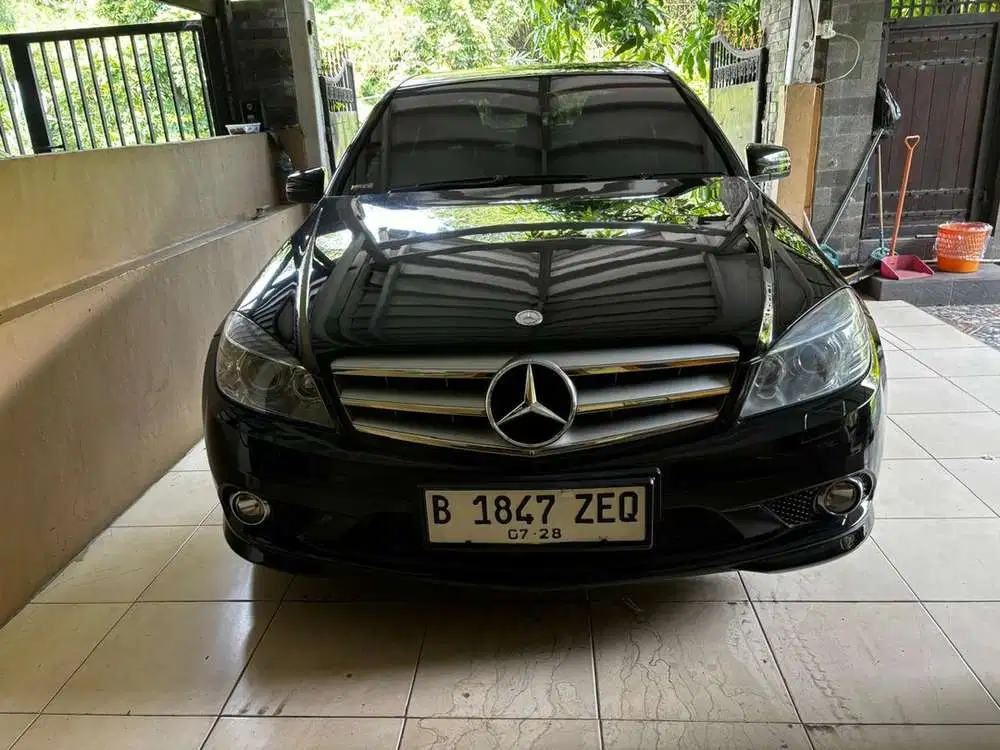 Mercedes-Benz C250 2010 Bensin