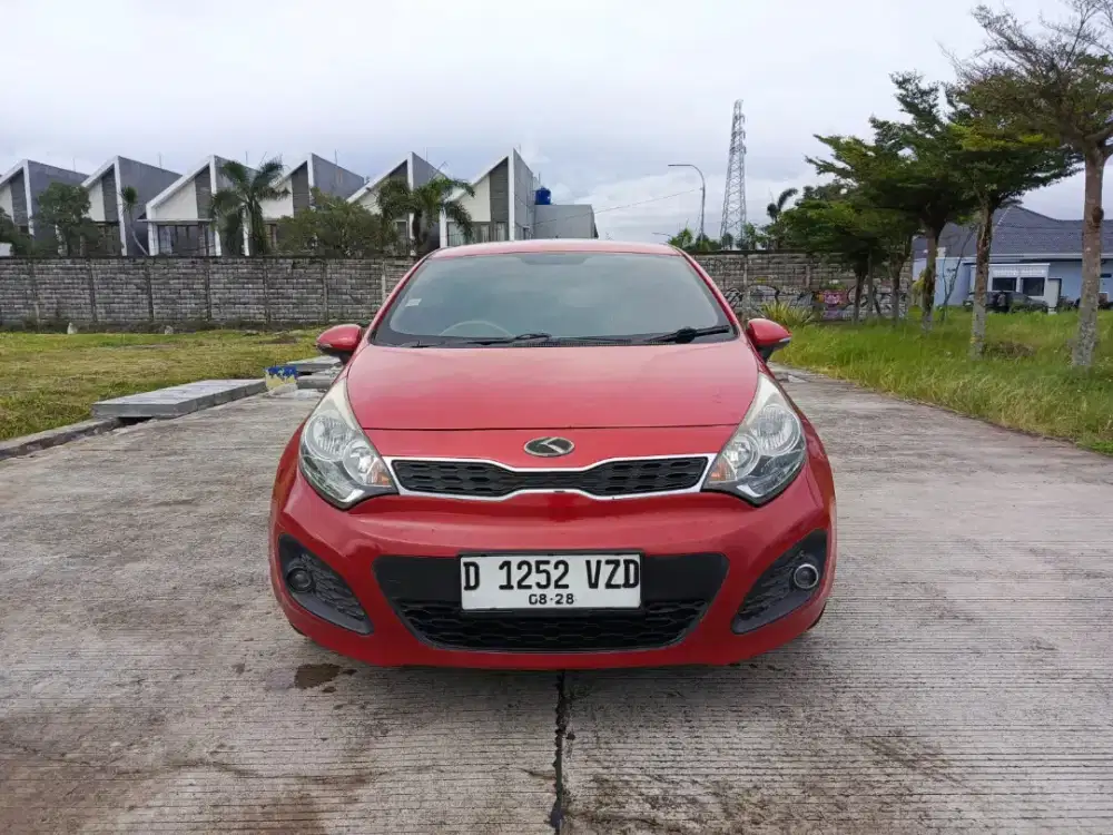 DP 5 jt.! KIA Rio SE matic 2013