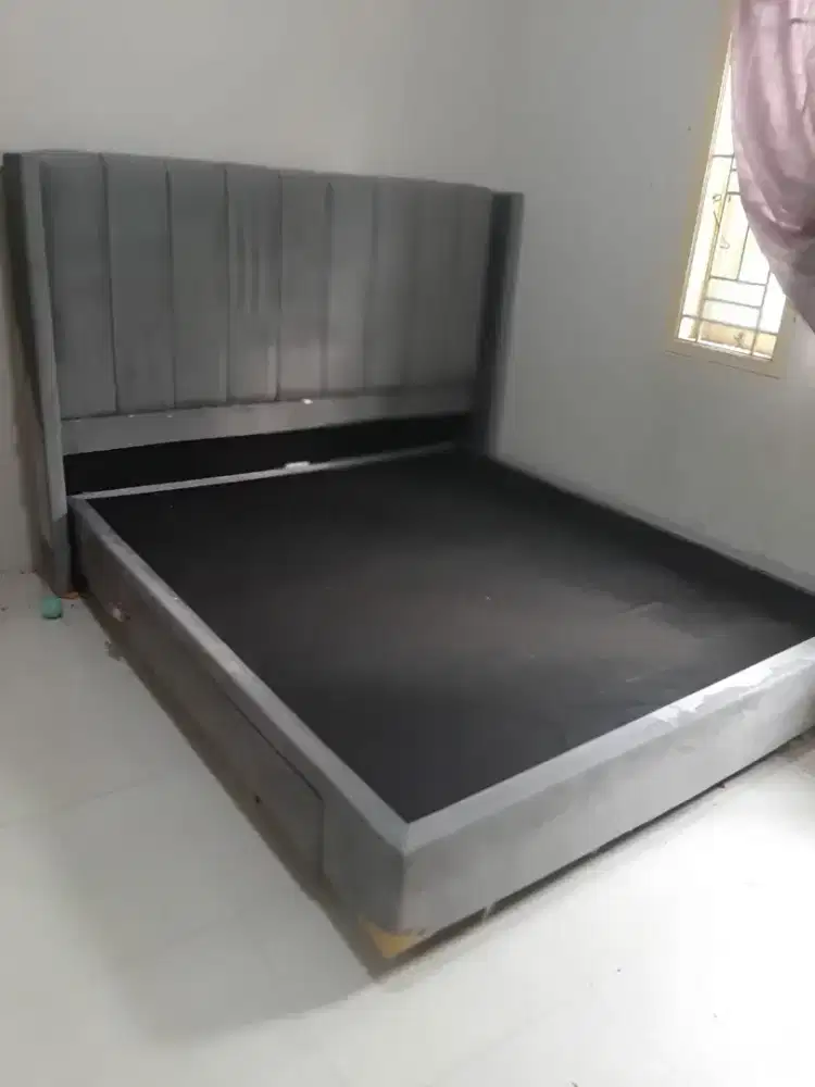 Divan Storage ukuran 180 x 200