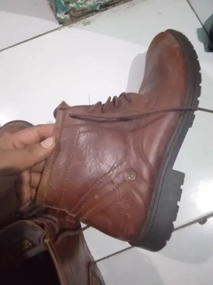 sepatu lois boots kulit