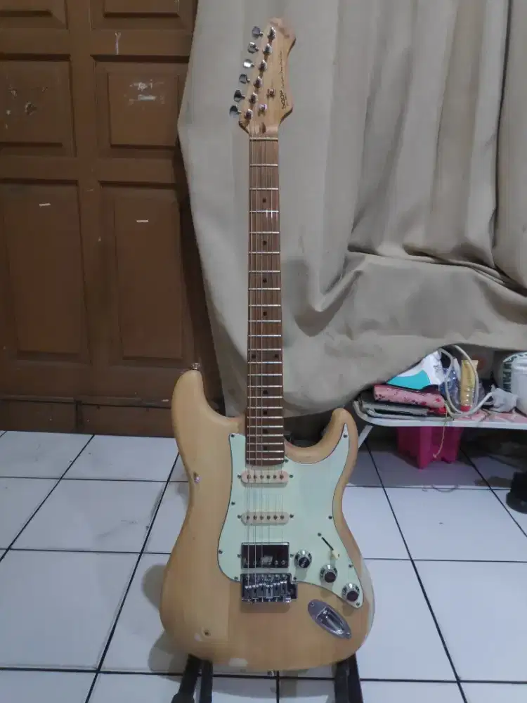 Sqoe Sest 600 Stratocaster Roasted Maple Relic