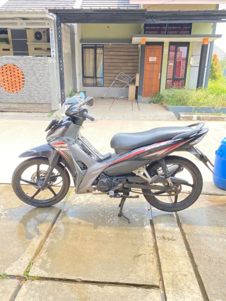 Motor Honda Revo CW FI 2013 2014 motor super irit bbm
