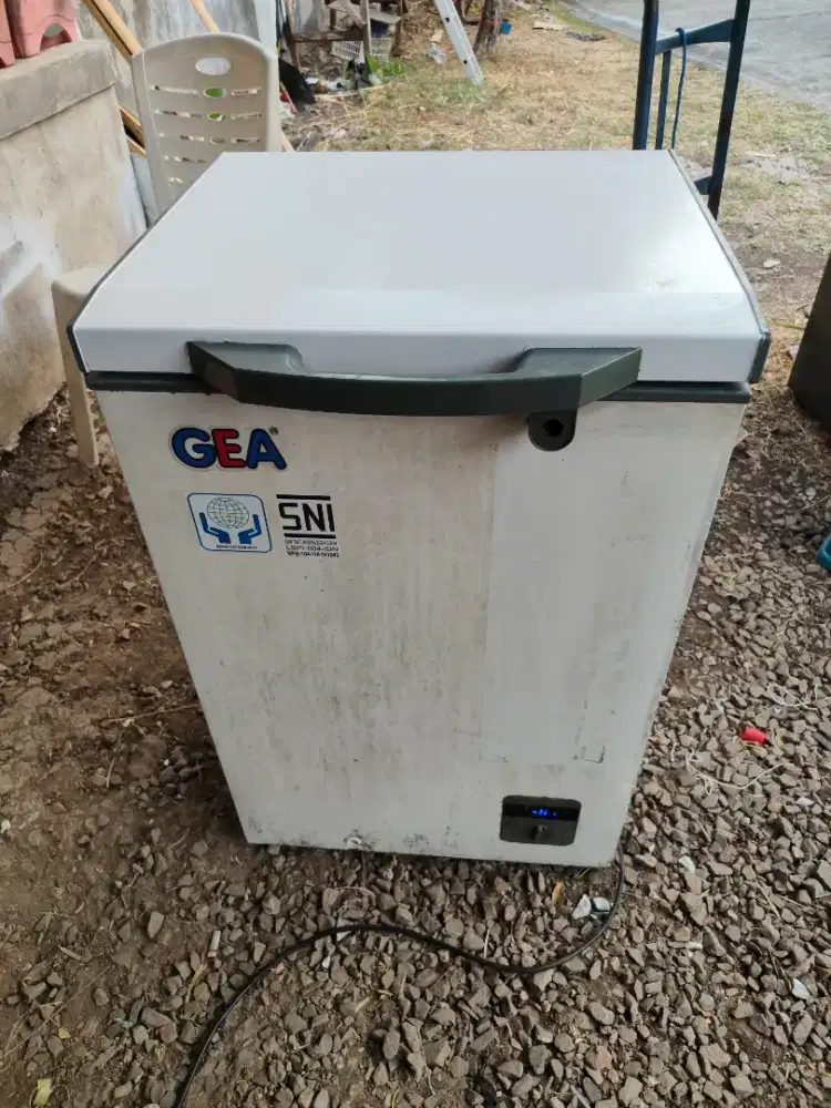 Frezer GEA 100 liter orisinil, normal semua