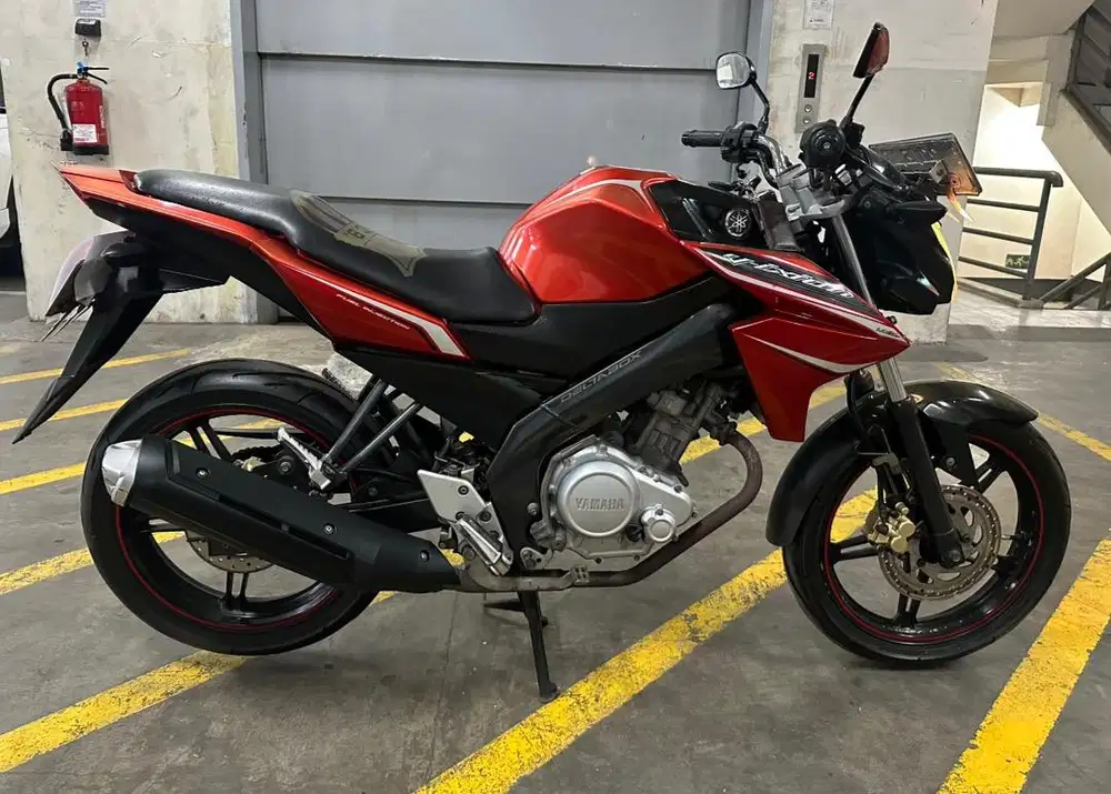 Dijual Yamaha Vixion 2013 Tangan 1 Dari Baru (KM Rendah)