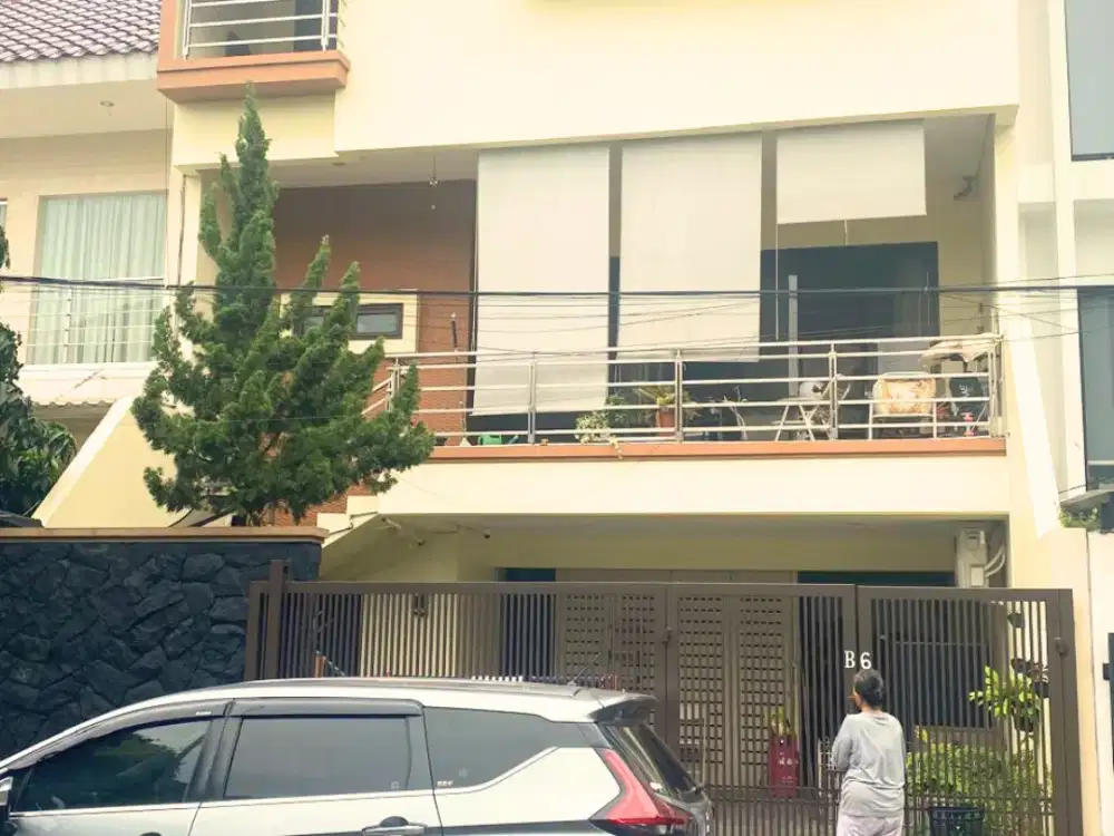 Rumah Asri dan Nyaman Villa Pondok Indah