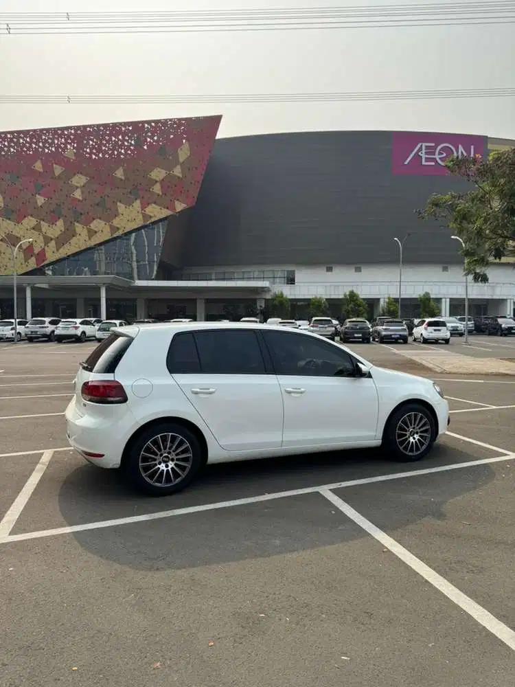 Volkswagen Golf 2010 Bensin