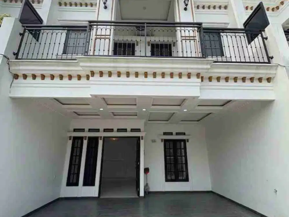 Rumah Siap Huni 3 Lantai ada Rooftop Luas Selangkah ke Jaksel akses 10 menit ke Tol Limo&Krukut