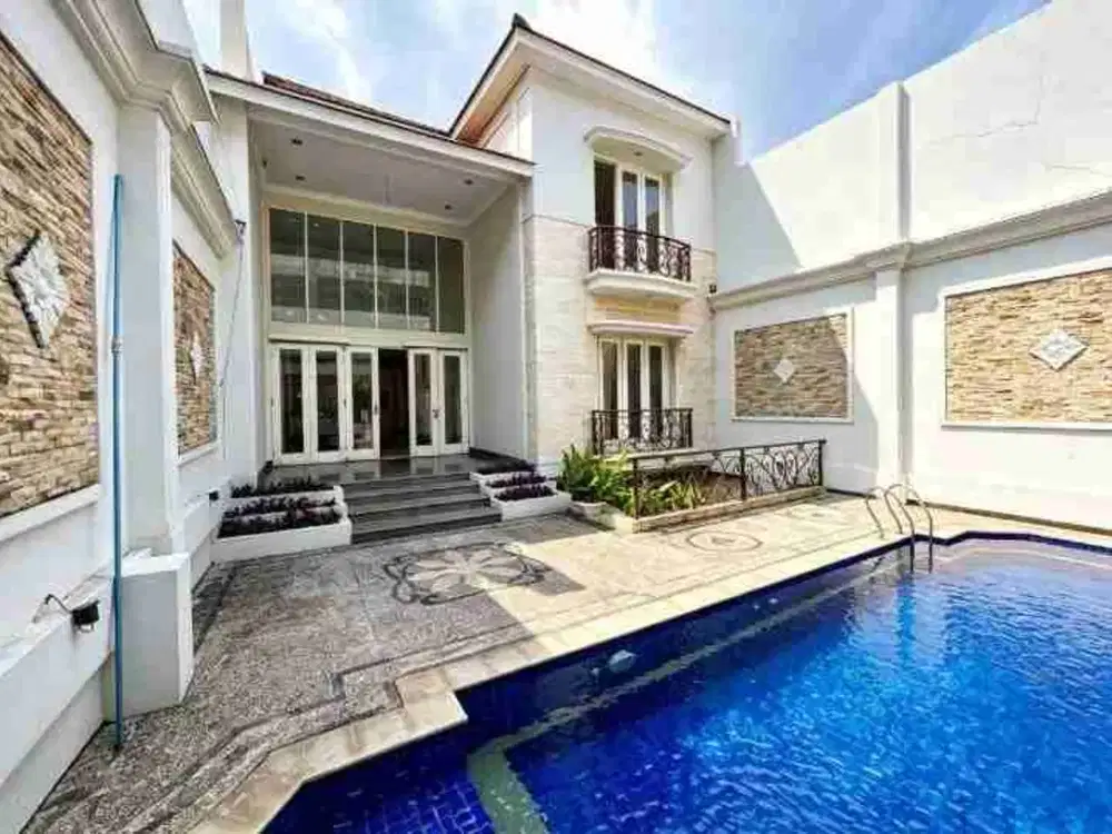 MEWAH CLASSIC dg SWIMMING POOL RUMAH DI JATINEGARA OTISTA