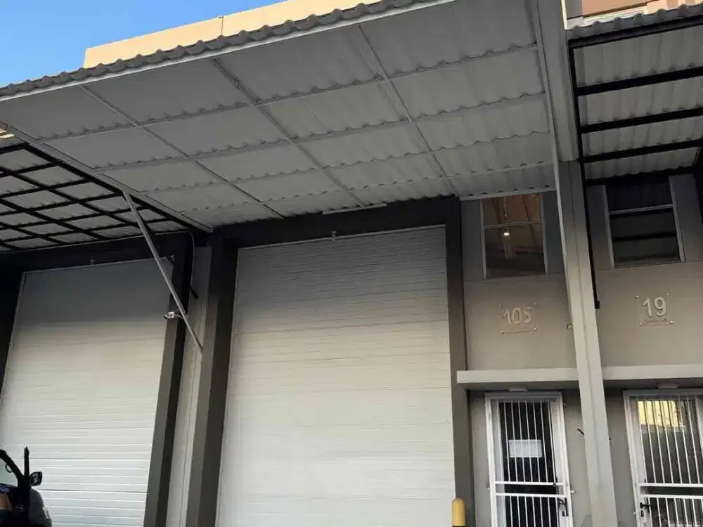 DIJUALGUDANG 6 x 20 Green Lake City
•LT 120 m2 ( 6 x 20 m2 )
•Akses Container 40 Ft.
•Hadap Barat
•SHGB 2 Juni 2032
•Unit masih STD dari baru ( blm pernah digunakan )