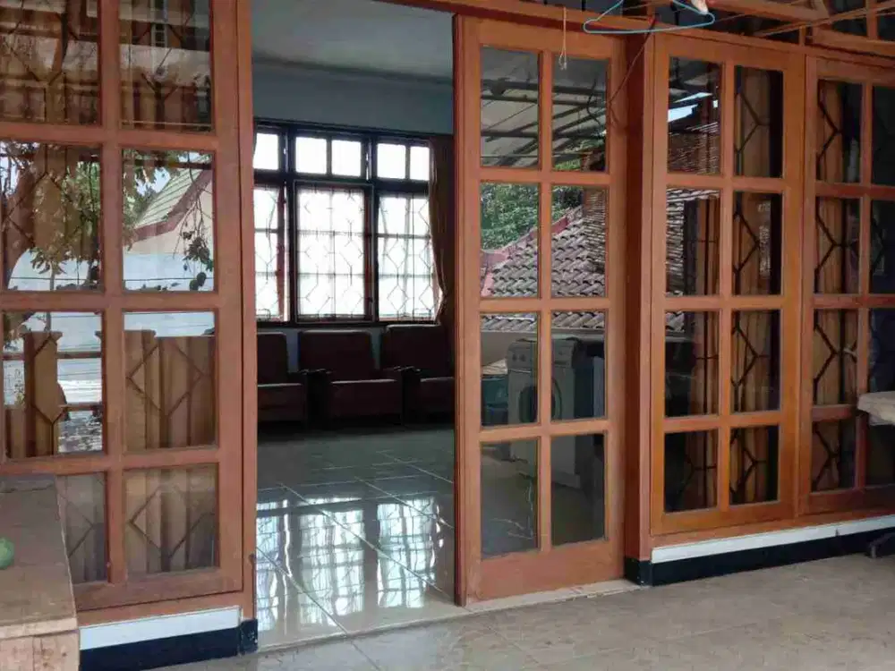 RUMAH LUAS LOKASI JALAN NONGKOJAJAR LOWOKWARU KOTA MALANG