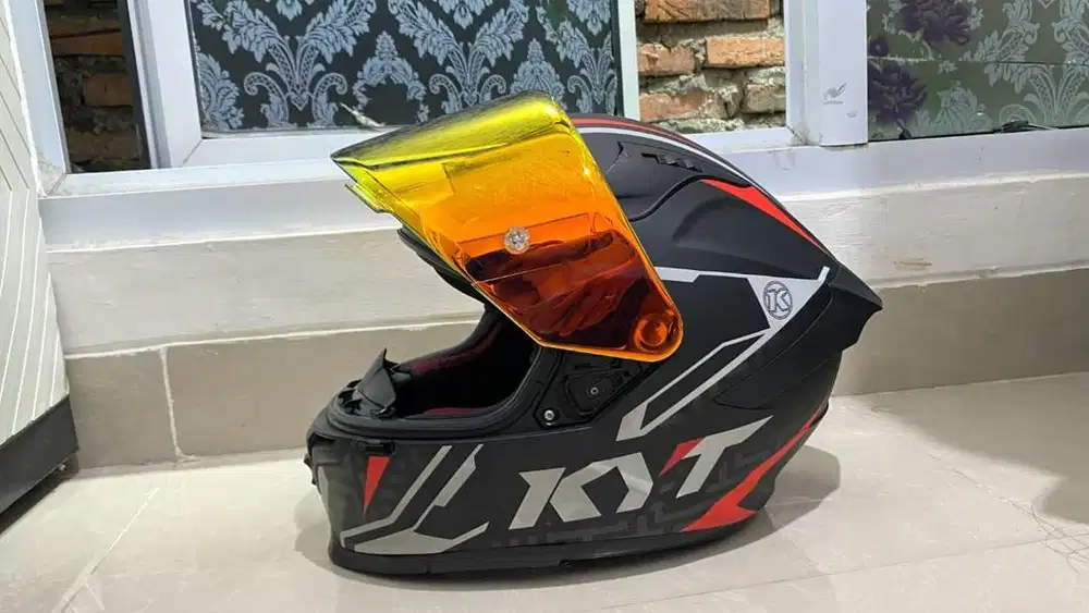 Helm KYT Like New