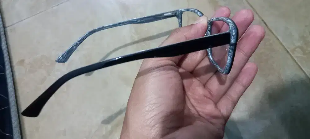 Kacamata second tapi masih bagus