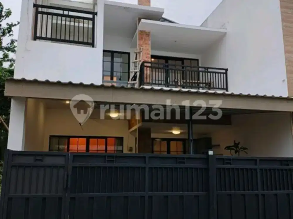 Rumah Mewah dengan Konsep Minimalis Modern Siap Huni di Bsd!