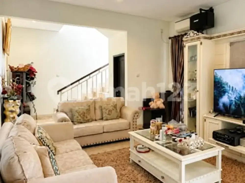 Rumah Tropical Modern House di Cilandak, Jakarta Selatan