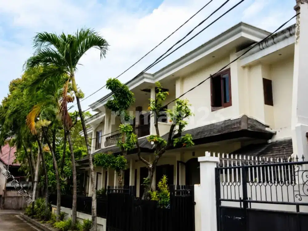 Rumah Mewah Komplek Menteri Rasuna Said, Setiabudi, Jakarta Selatan