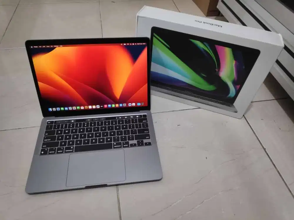MACBOOK PRO 2022 APPLE M2 Ram 8GB SSD 256GB Retina Display