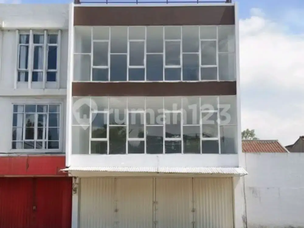 Ruko 3 Lantai Lokasi Strategis di Serpong