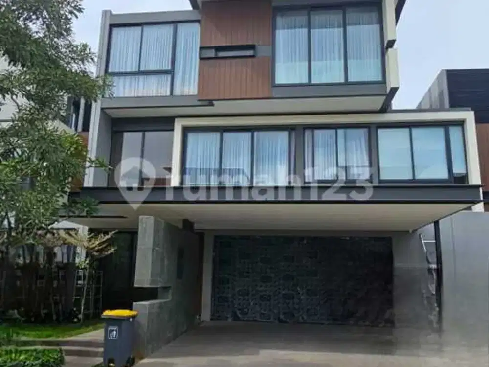 Rumah Mewah 3 Lantai Lyndon Navapark BSD City