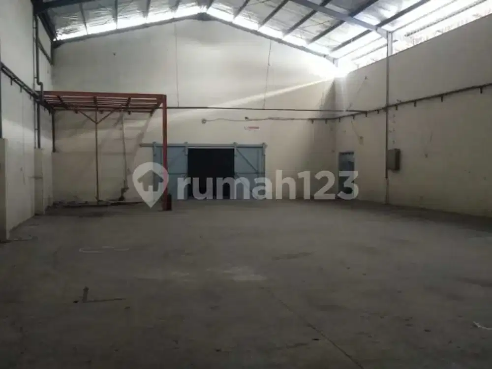 Gudang Strategis di Pergudangan Multiguna, Tangerang