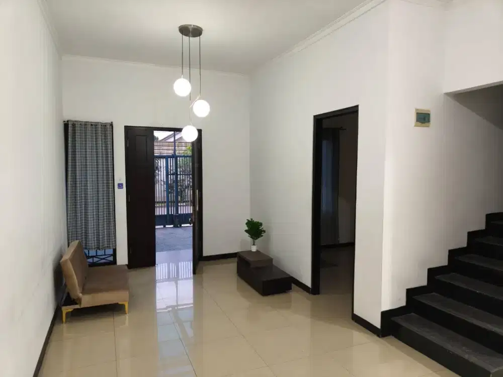 Rumah Semi Furnished Komplek Mekar Wangi