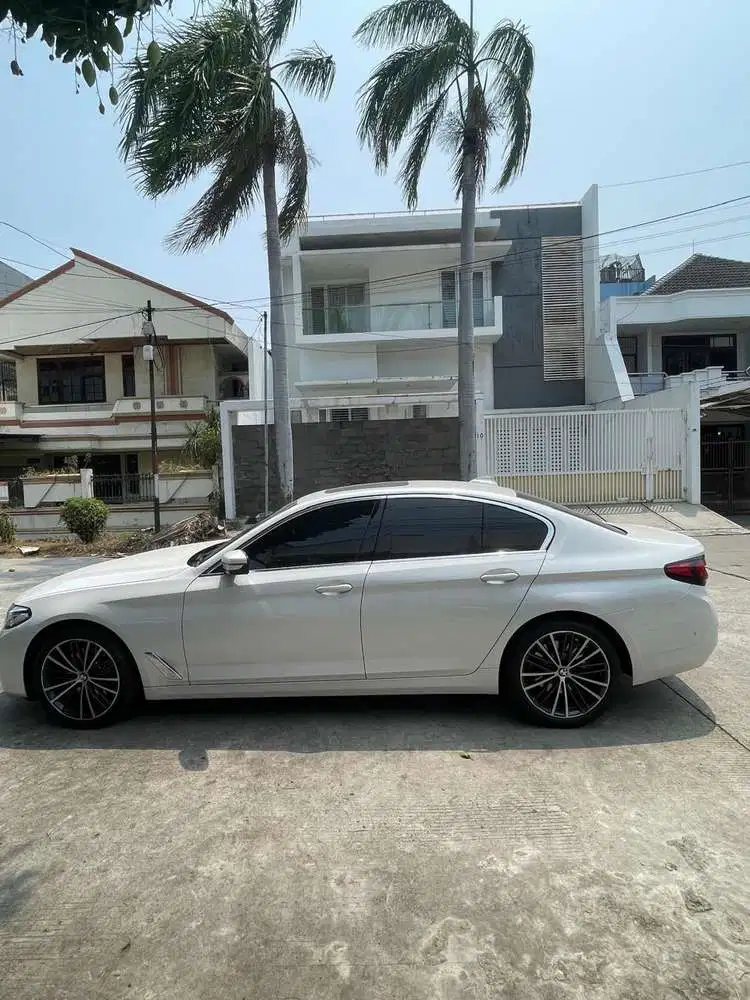 BMW 530i 2023 Bensin