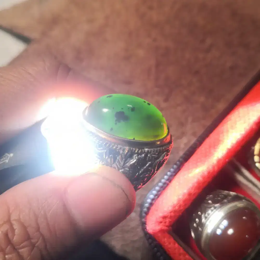Cincin batu black jade ring 9 lis tembaga