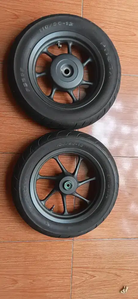 Velg + Ban Scoopy Donat R12