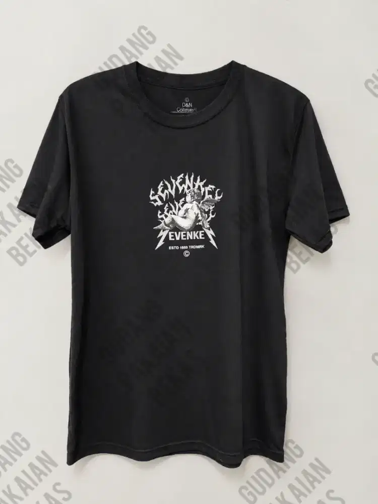 Kaos / T-Shirt Hitam