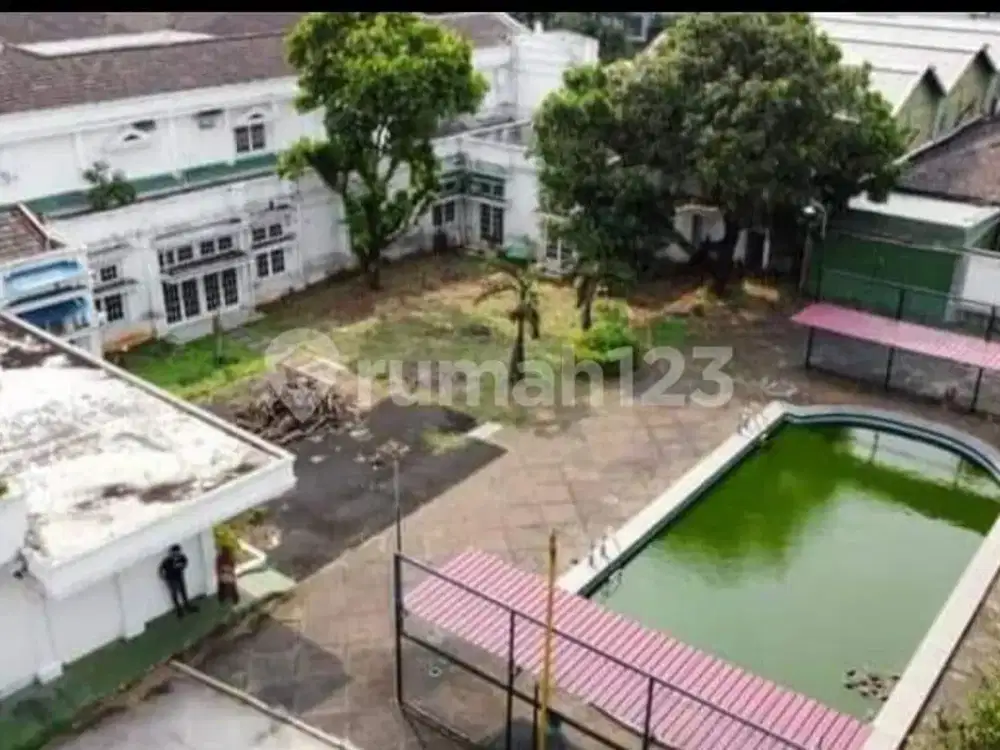 Jual Tanah Luas + Bangunan 2 Lantai Ex Sekolah - Kemang** :Fire: