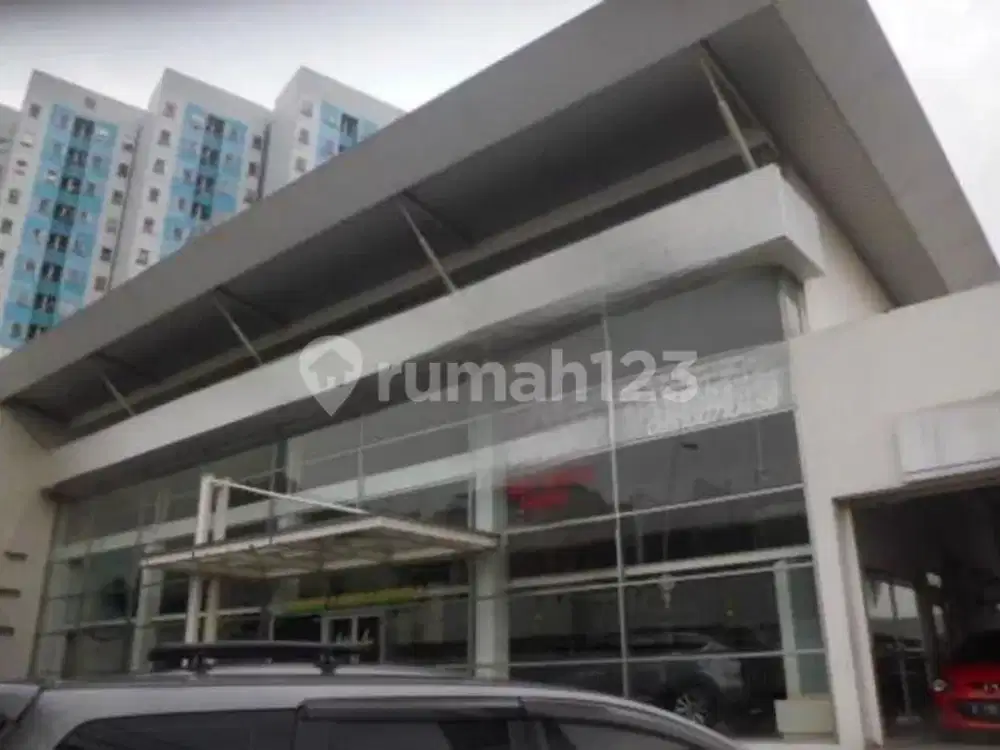 Dijual Murah Bangunan Ex Showroom Mobil - Jatinegara