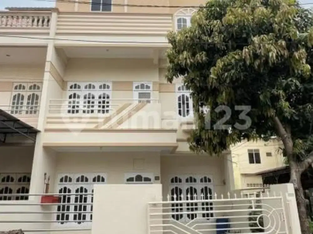 Disewakan Rumah 4 Lantai - Komplek Jemadi Permai