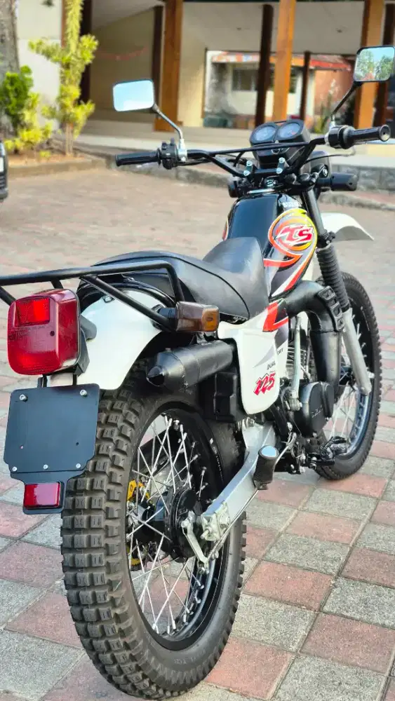 Suzuki TS125 Resmod Ori