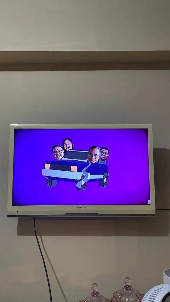 SHARP AQUOS 32INCH