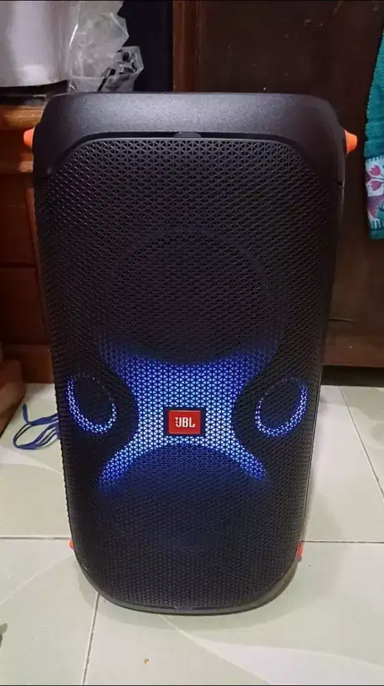 JBL partybox stage 320