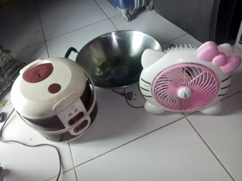 Magic Com 1L kipas mini wajan 3brg Rp.140rb net gak nego gak ECER