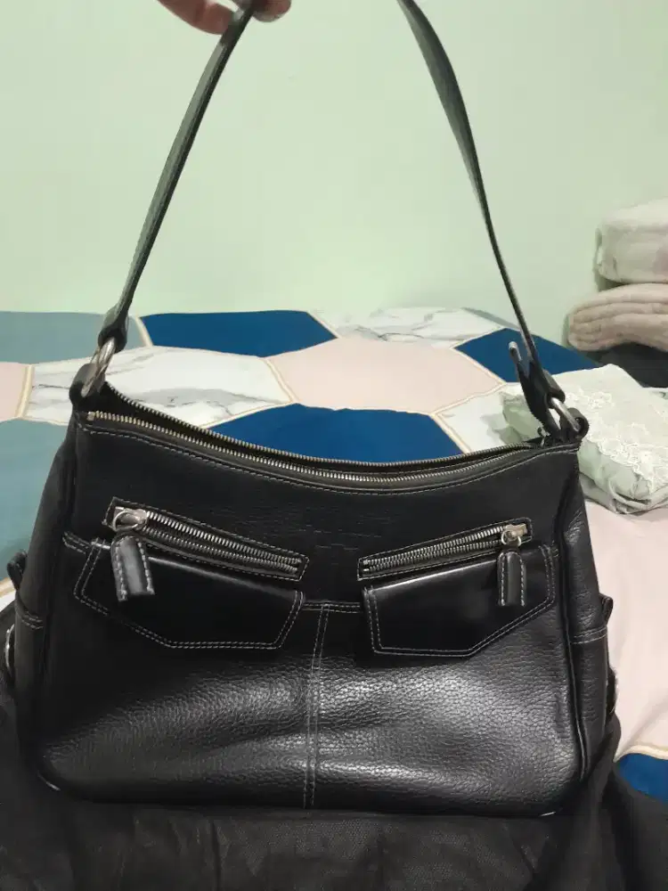 Di jual tas Prada asli