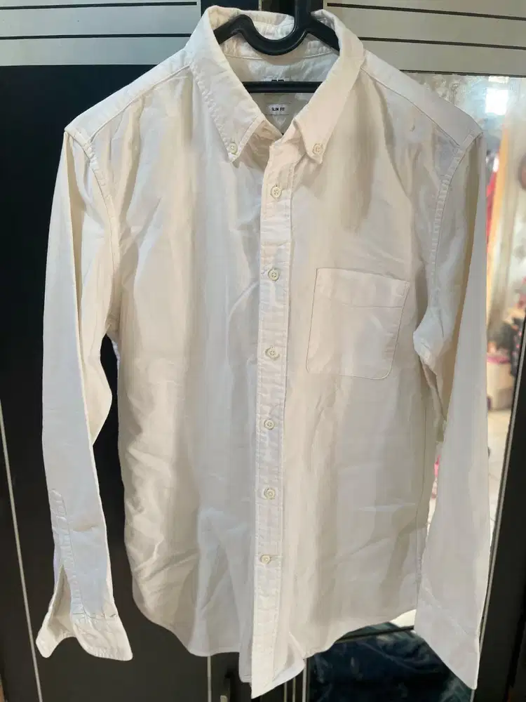 Kemeja Uniqlo denim