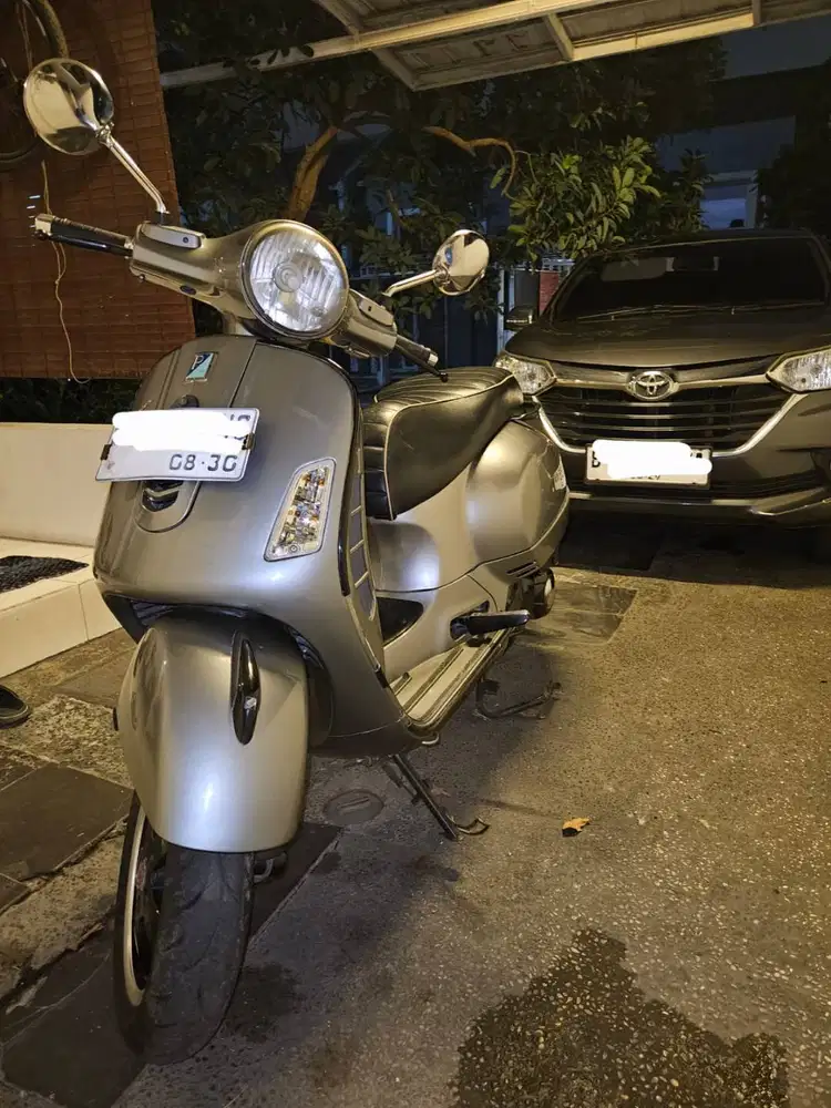 VESPA GTS 150 3V 2015 MULUS, SIAP GAS, MINUS CUMA TERLALU GANTENG