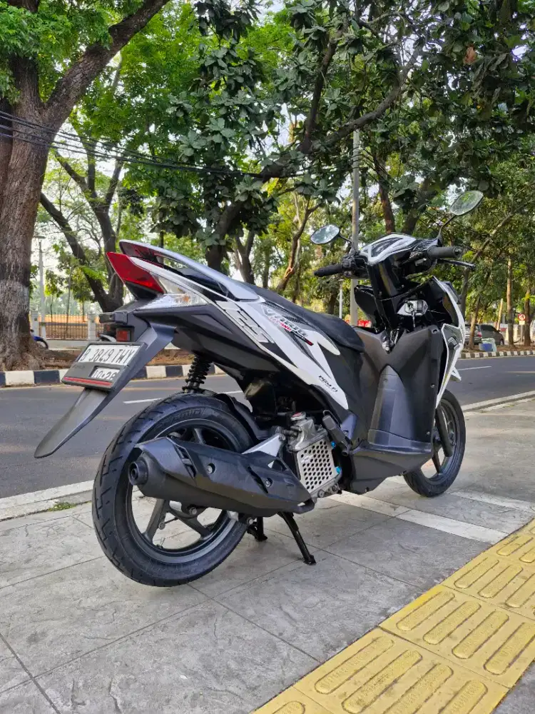 DIJUAL CASH HONDA VARIO KZR 125 CBS FI THN 2013 PJK HIDUP SIAP PAKAI