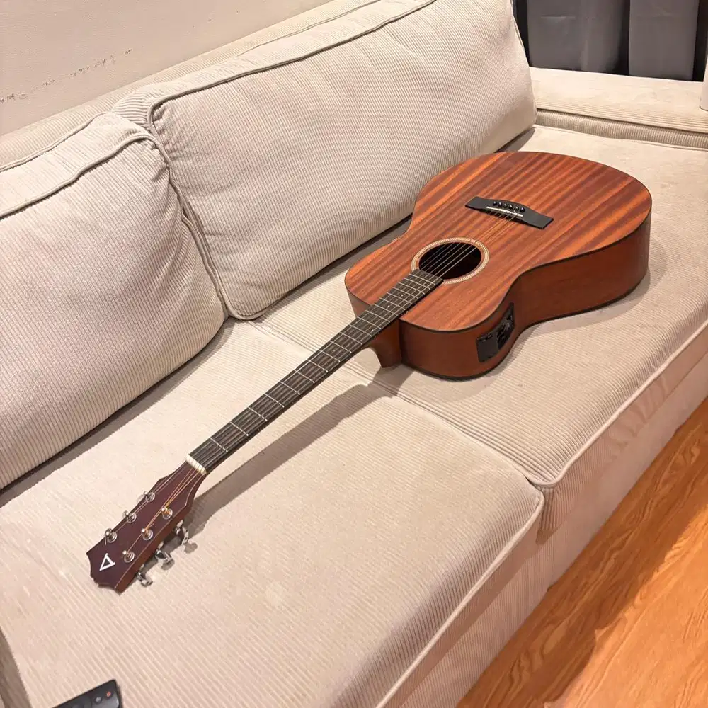 Gitar Akustik Anderson AGE 20 MNT