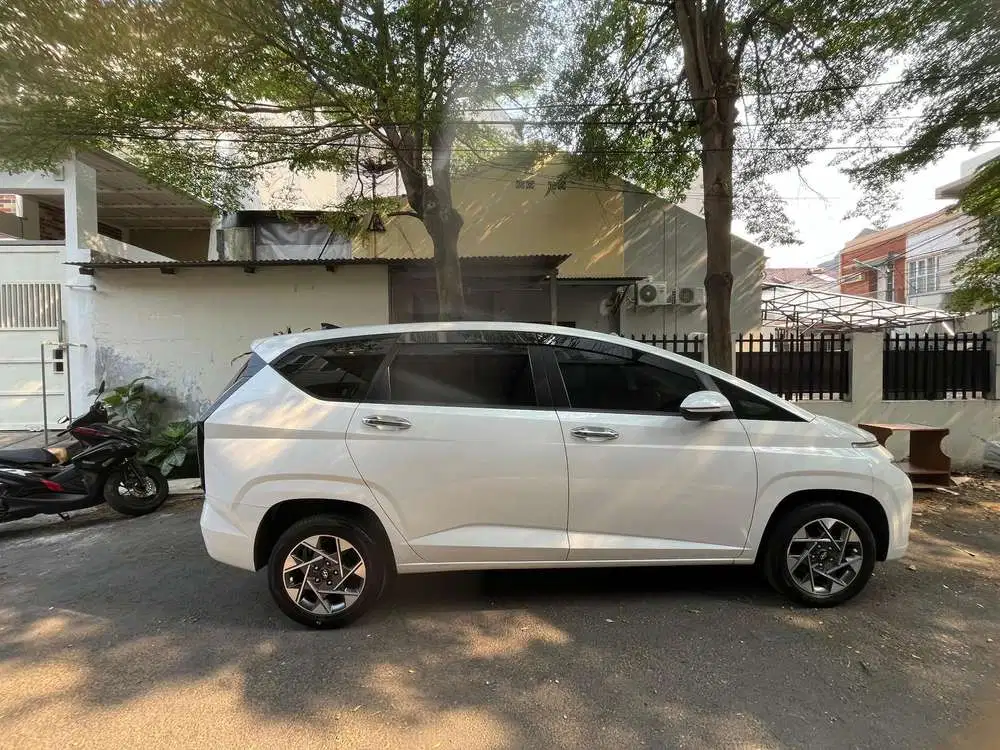 Hyundai stargazer prlme 2023 LOW KM