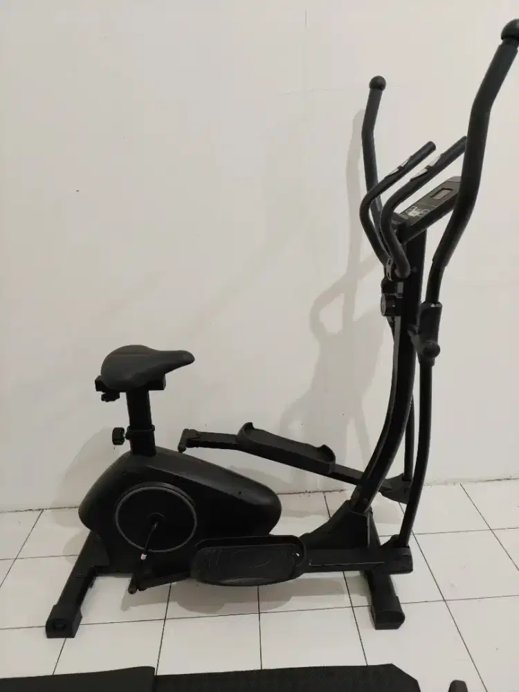 DIJUAL alat fitnes Vosgo Elliptical MEB6060S