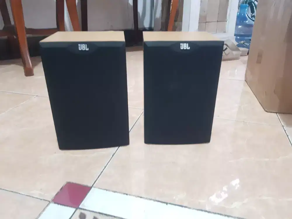 Sepasang speaker pasif JBL CSR30 made in USA