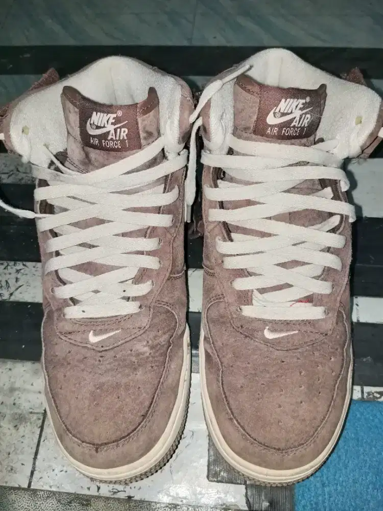 NIKE - AF1 Mid Coklat Suede Size 41
