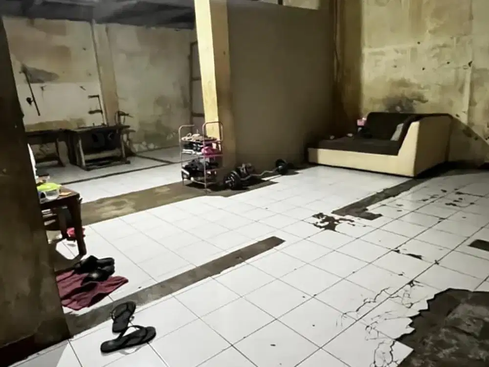Ruang Usaha dan Rumah Tinggal Jalan Utama Burujul