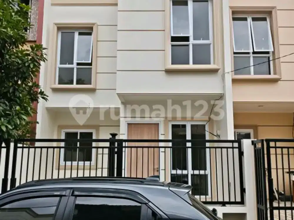 Rumah Baru Brand New Sektor 7A Dekat Taman