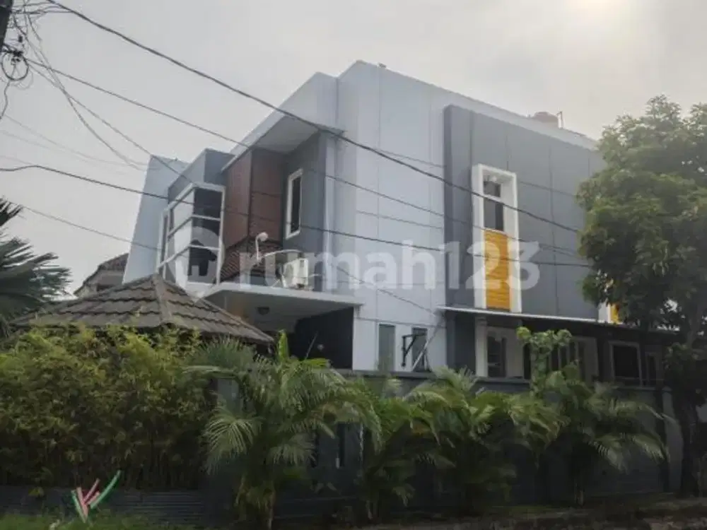 Rumah Huk Cakep Sektor 7A Siap Huni Hadap Timur