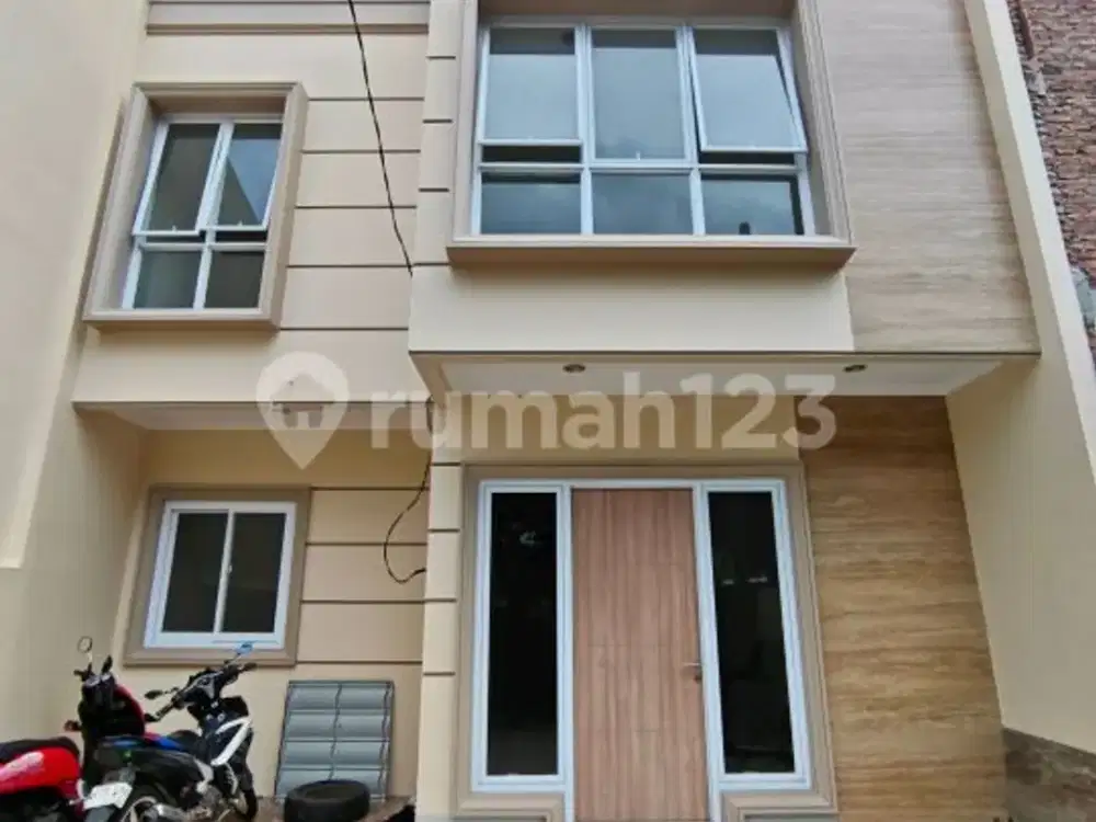 Rumah Baru Brand New Sektor 7A Hadap Barat Laut