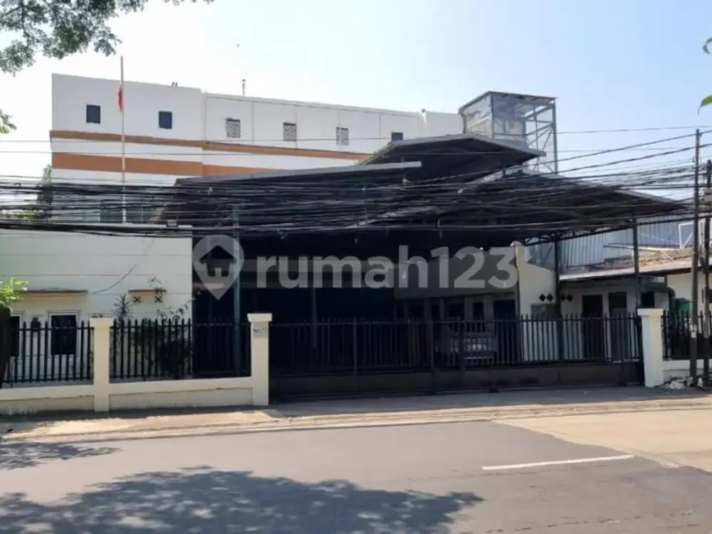 Gedung 3 Lantai Di Imam Bonjol Karawaci.