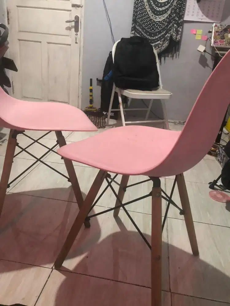 Kursi studio pink